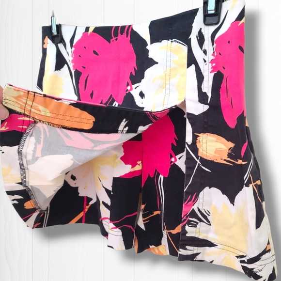 Cache Women's Floral Skort Size 2 - Picture 4 of 16